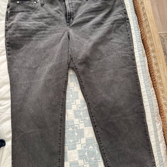 Madewell | Perfect Vintage Straight Jeans in Cosner Wash (Faded Black) 26W - Picture 2 of 5